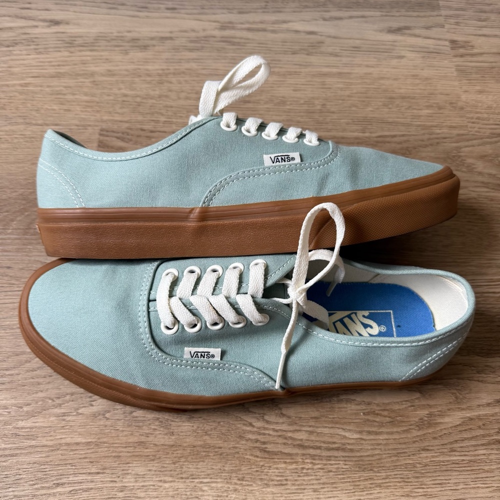 NWOT Vans Authentic Blue Smurf/Marshmallow Gum Bottoms